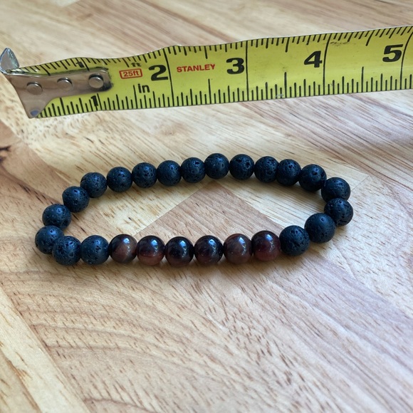 Lava rock diffuser bracelet with red tigers eye beads - Picture 6 of 6